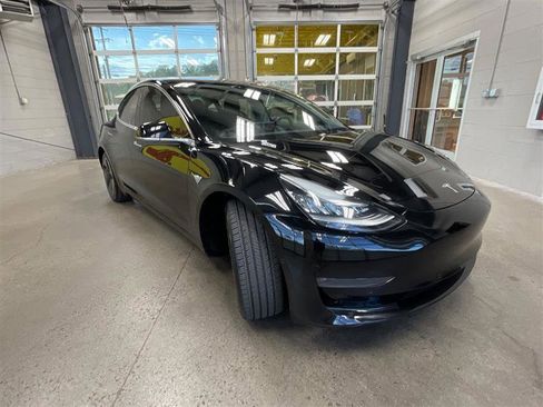 Used 2018 Tesla Model 3 Long Range RWD image 7