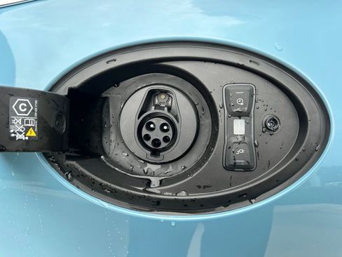 Used 2026 Porsche Panamera 4 E-Hybrid AWD/4WD image 38