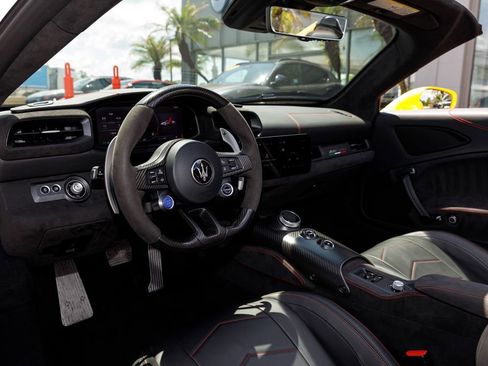 Used 2023 Maserati MC20 Spyder RWD image 9