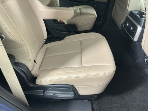 Used 2022 Ford Expedition XLT image 12