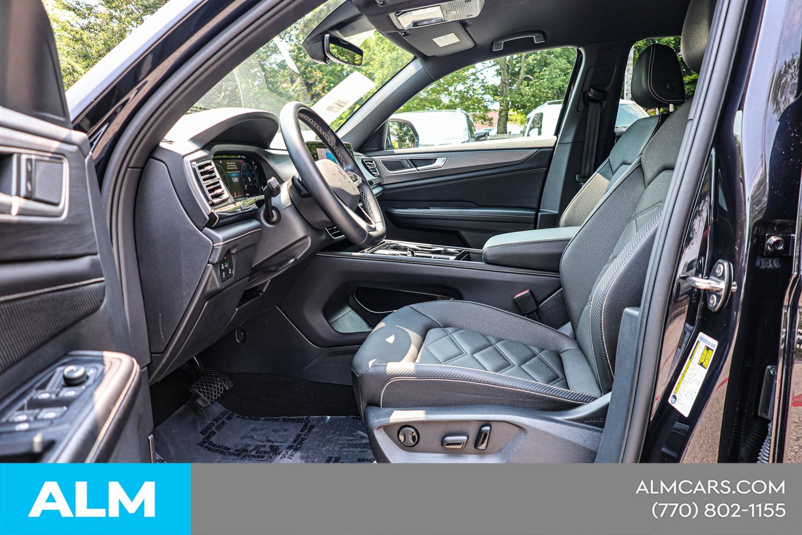 Used 2025 Volkswagen Atlas Cross Sport SE FWD image 17