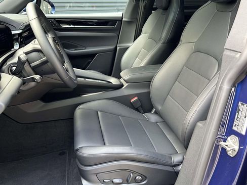 Used 2025 Porsche Macan 4S Electric AWD/4WD image 5