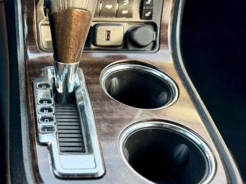 Used 2016 GMC Acadia SLT w/ Open Road Package image 16