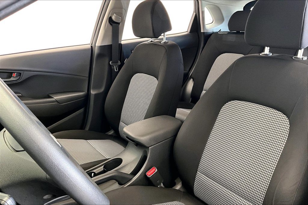 Used 2020 Hyundai Kona SE w/ Cargo Package FWD image 26