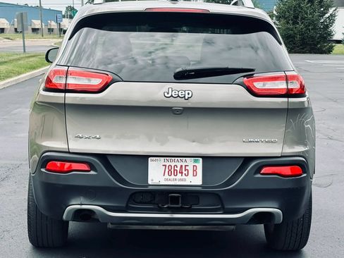 Used 2017 Jeep Cherokee Limited w/ Trailer Tow Group AWD/4WD image 9