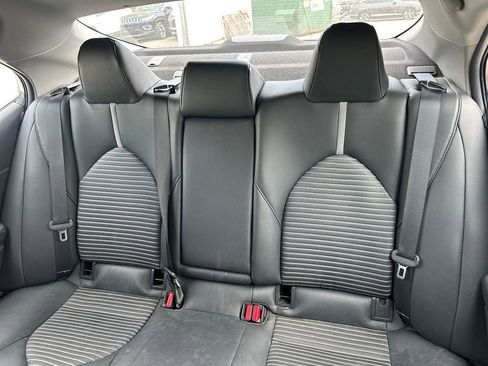 Used 2019 Toyota Camry SE image 17