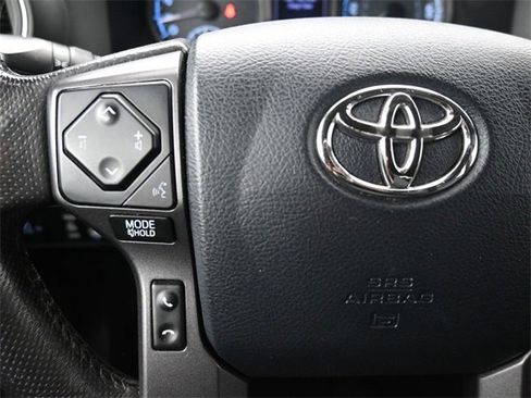 Used 2017 Toyota Tacoma TRD Off-Road w/ Tow Package (A/T) image 26
