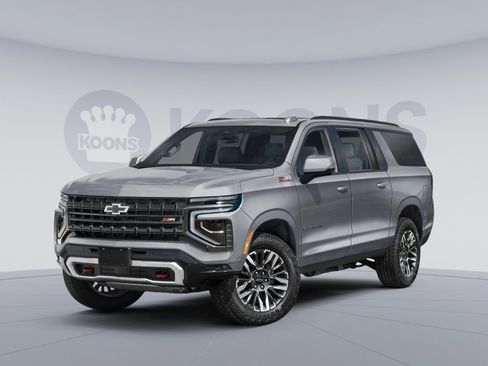 Used 2025 Chevrolet Suburban Z71 image 1