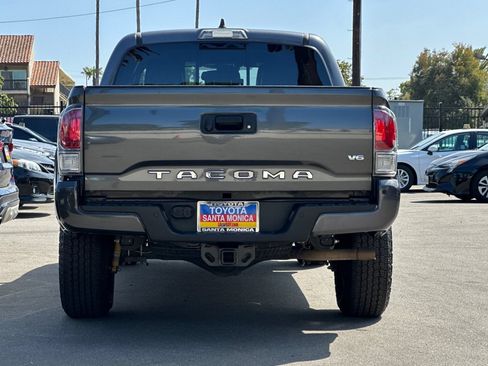 Used 2020 Toyota Tacoma TRD Off-Road w/ TRD Premium Off Road Package AWD/4WD image 5
