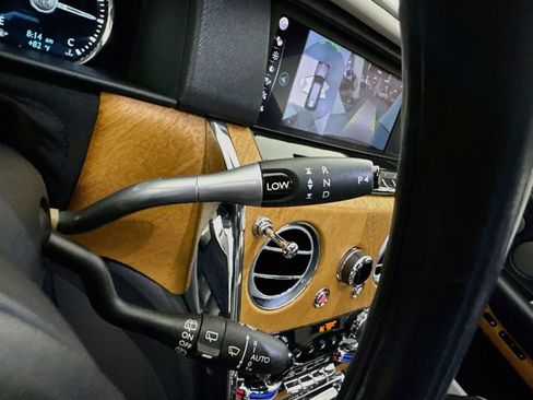 Used 2019 Rolls-Royce Cullinan AWD/4WD image 17