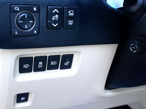 Used 2023 Lexus GX 460 Luxury w/ Sport Design Package image 22