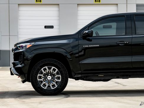 Used 2024 Chevrolet Colorado Z71 w/ Z71 Convenience Package 2 image 6