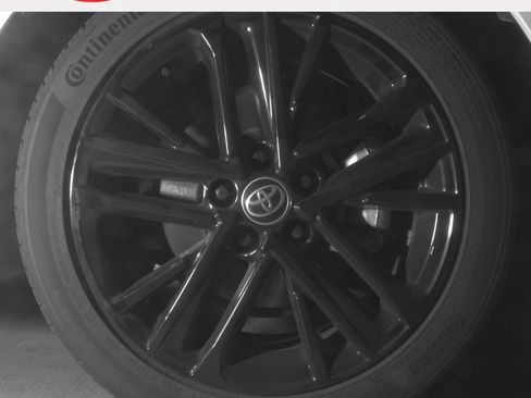 Used 2025 Toyota Camry SE image 11