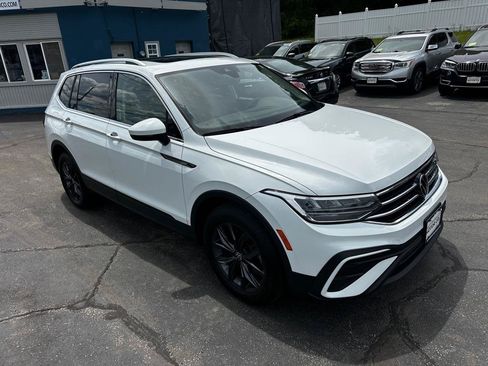 Used 2022 Volkswagen Tiguan SE AWD/4WD image 8