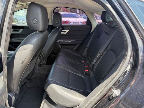 Used 2017 Jaguar XF Prestige image 12