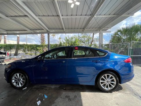 Used 2017 Ford Fusion SE FWD image 5
