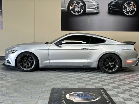 Used 2016 Ford Mustang Coupe RWD image 7