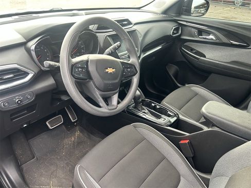 Used 2022 Chevrolet TrailBlazer LT w/ LPO, Blackout Package image 10