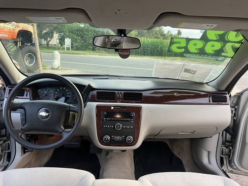 Used 2009 Chevrolet Impala LS FWD image 34