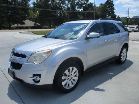 Used 2010 Chevrolet Equinox LT FWD image 23
