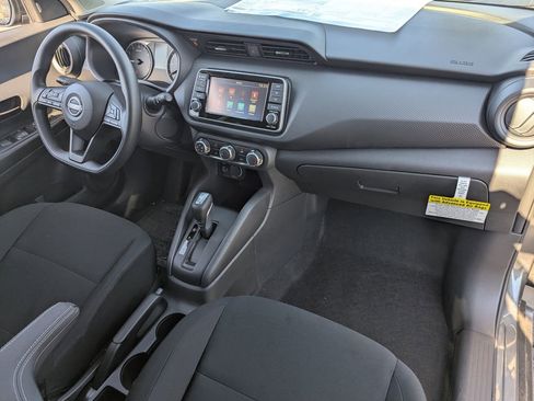 New 2025 Nissan Kicks Play S image 29
