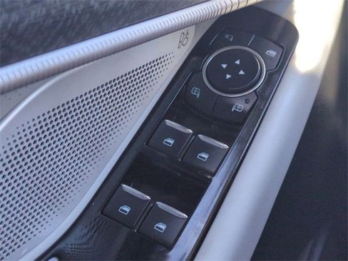 Certified 2025 Ford Explorer Platinum w/ Ultimate Package image 24