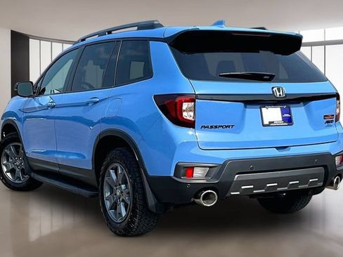 Used 2025 Honda Passport TrailSport image 4