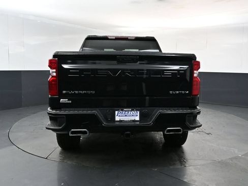 Used 2023 Chevrolet Silverado 1500 Custom Trail Boss AWD/4WD image 4