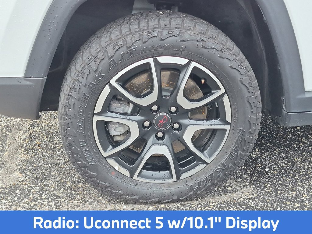 Used 2025 Jeep Compass Trailhawk AWD/4WD image 9