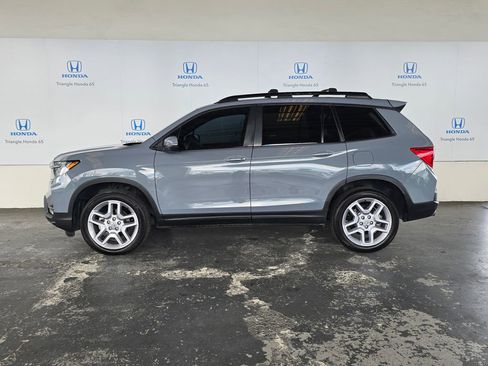 Used 2025 Honda Passport EX-L image 3