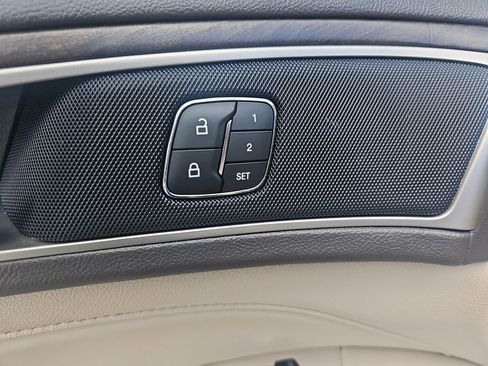 Used 2018 Lincoln MKZ Select w/ Select Plus Package FWD image 12