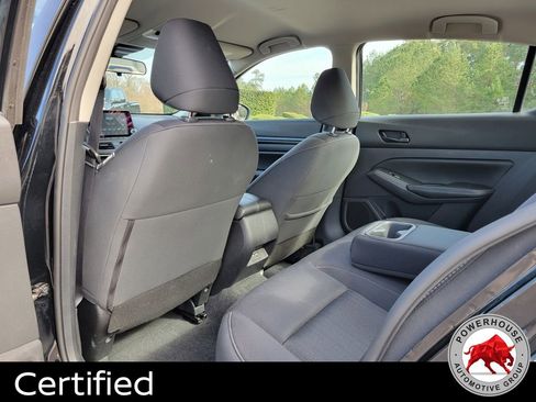 Used 2024 Nissan Altima 2.5 SV image 16