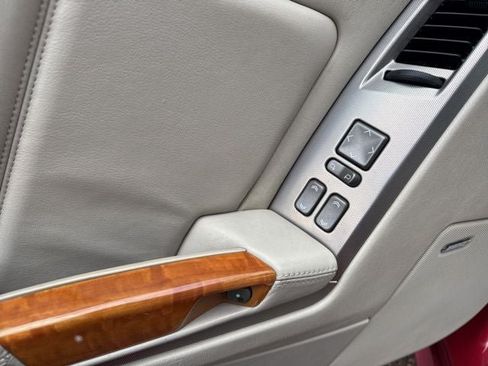 Used 2004 Cadillac XLR RWD image 9