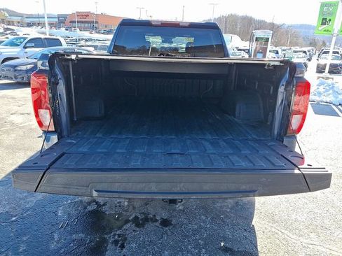 Used 2022 GMC Sierra 1500 SLE image 28