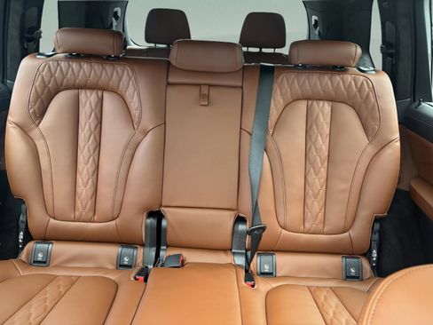 Used 2025 BMW ALPINA XB7 image 27