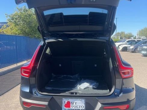 New 2026 Volvo XC40 B5 Ultra w/ Climate Package image 23