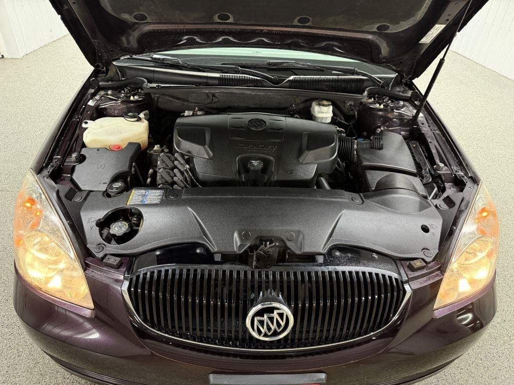 Used 2008 Buick Lucerne CXL FWD image 30