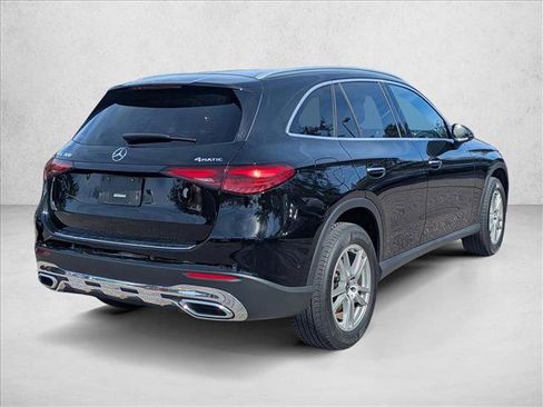 Used 2023 Mercedes-Benz GLC 300 4MATIC image 5