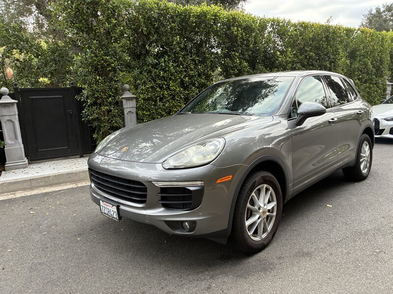 Used 2017 Porsche Cayenne AWD/4WD image 18