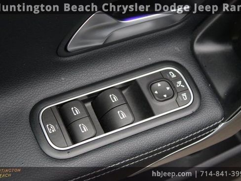 Used 2025 Mercedes-Benz CLA 250 image 10