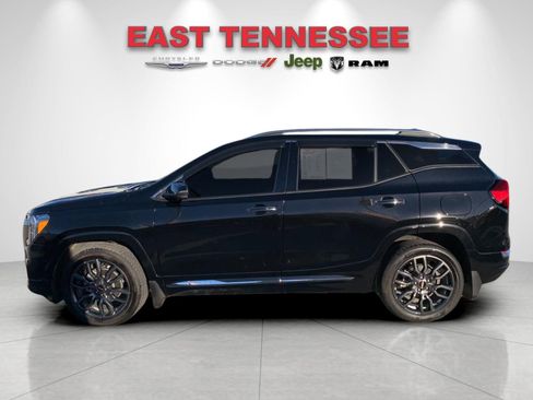 Used 2024 GMC Terrain Denali w/ Black Diamond Edition image 6