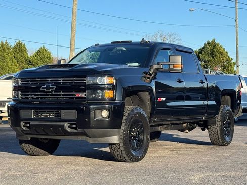 Used 2019 Chevrolet Silverado 2500 LTZ w/ Duramax Plus Package image 9