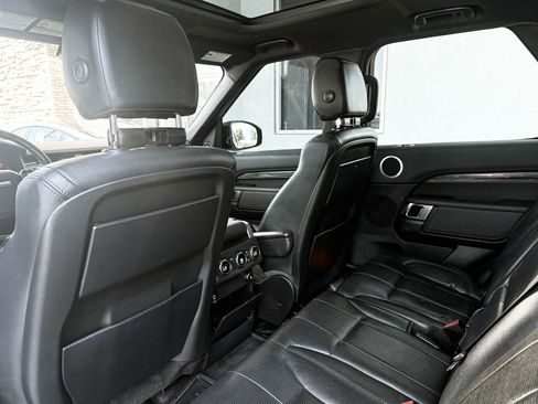 Used 2020 Land Rover Discovery HSE image 28