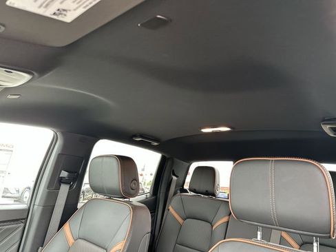 New 2026 GMC Canyon AT4 w/ AT4 Premium Package AWD/4WD image 18