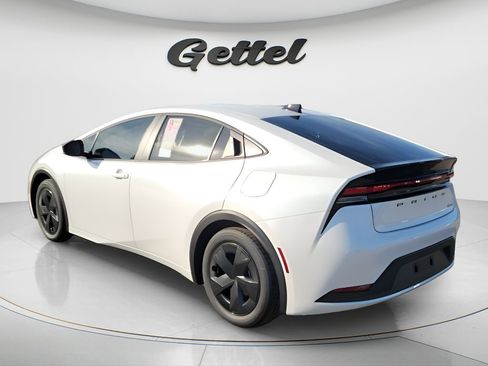 New 2026 Toyota Prius LE FWD image 4