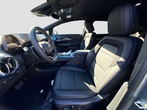 New 2026 Chevrolet Equinox EV LT image 22