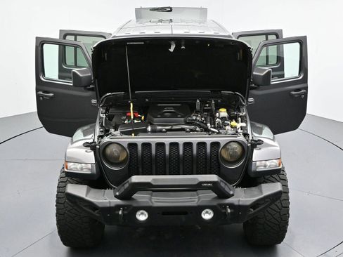 Used 2018 Jeep Wrangler Unlimited Sahara w/ Dual Top Group image 44