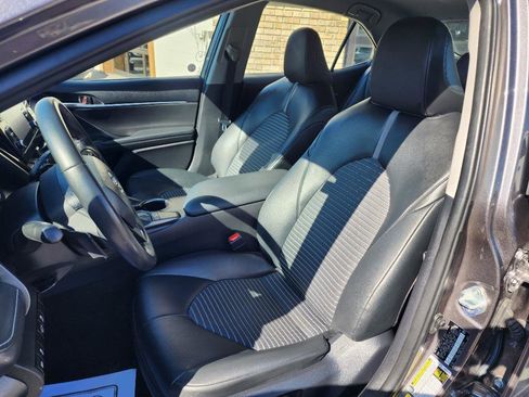 Used 2024 Toyota Camry SE image 14