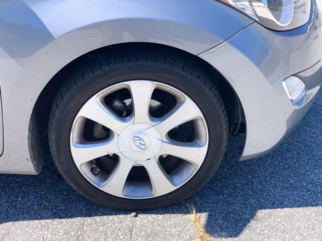 Used 2011 Hyundai Elantra Limited w/ Premium Pkg 5 FWD image 9
