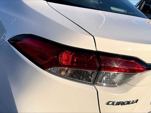 Used 2024 Toyota Corolla LE image 27